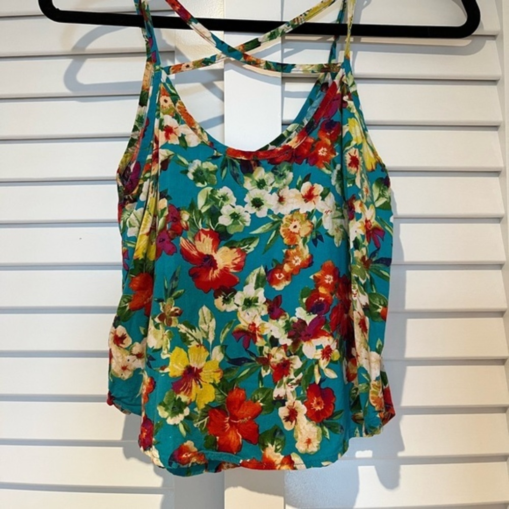 Floral Crop‎ Top - Picture 2 of 3